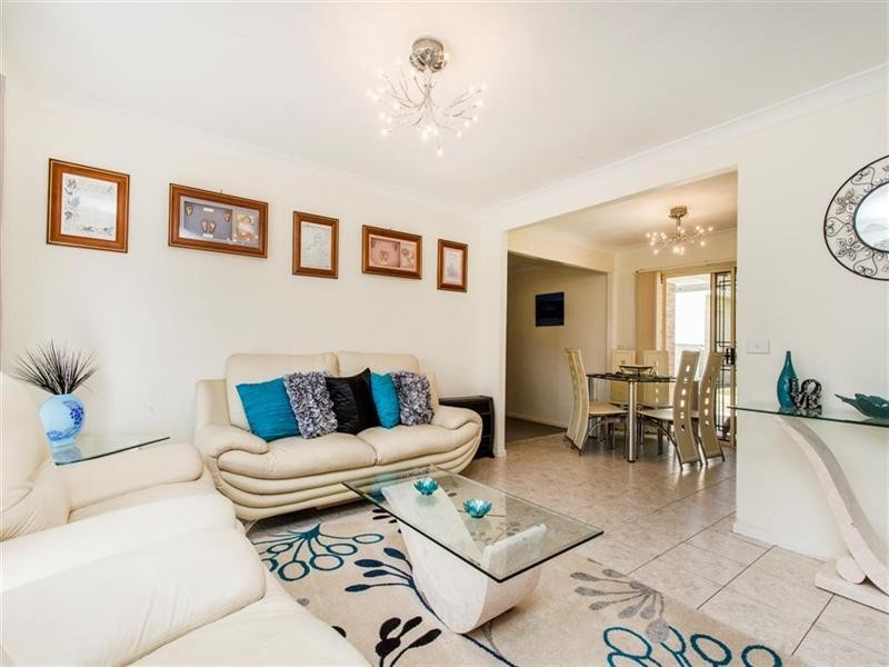 8 Telopea Close, Glenmore Park NSW 2745