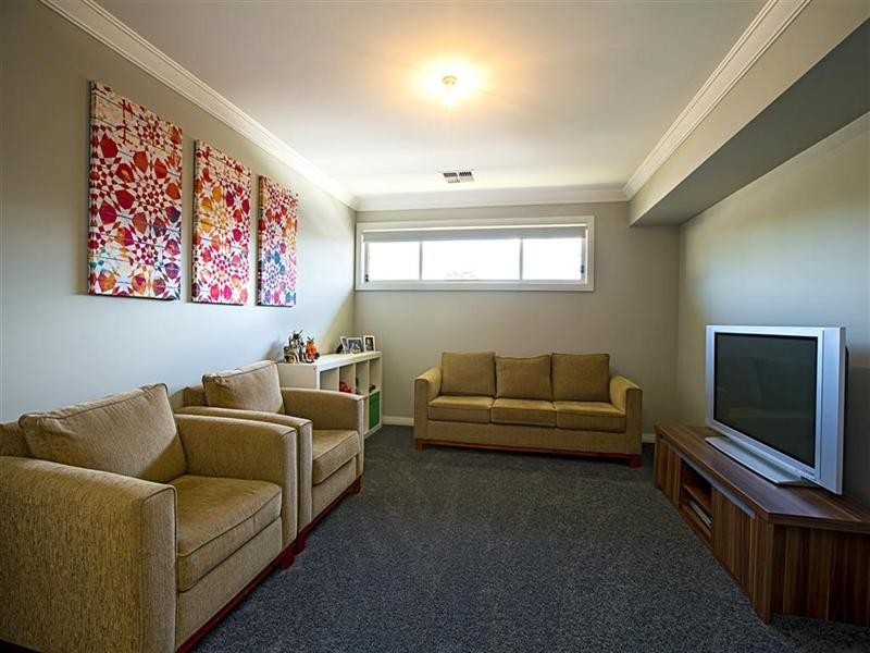 22 Foothills Terrace, Glenmore Park NSW 2745