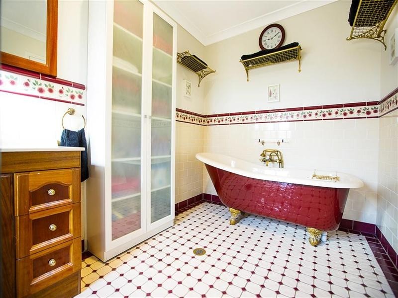 18 Woodi Close, Glenmore Park NSW 2745