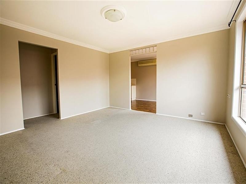 28 Friarbird Crescent, Glenmore Park NSW 2745