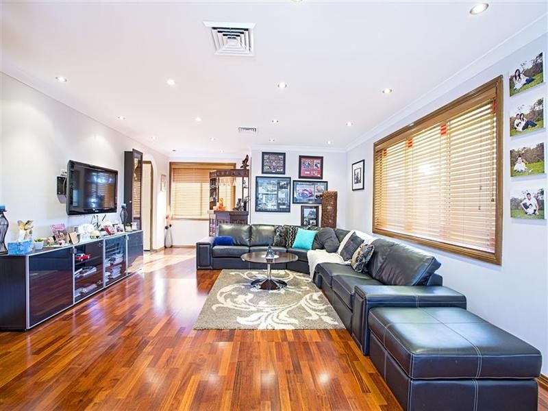 18 Bluebell Close, Glenmore Park NSW 2745