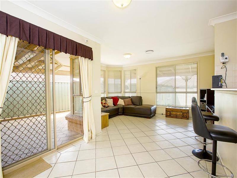 18 Waringa Crescent, Glenmore Park NSW 2745