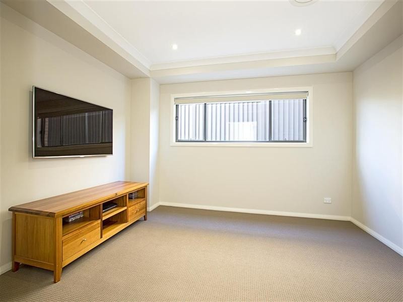 14 Blue View Terrace, Glenmore Park NSW 2745