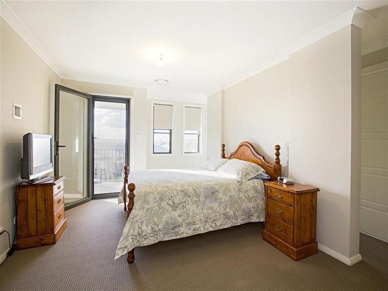 14 Blue View Terrace, Glenmore Park NSW 2745