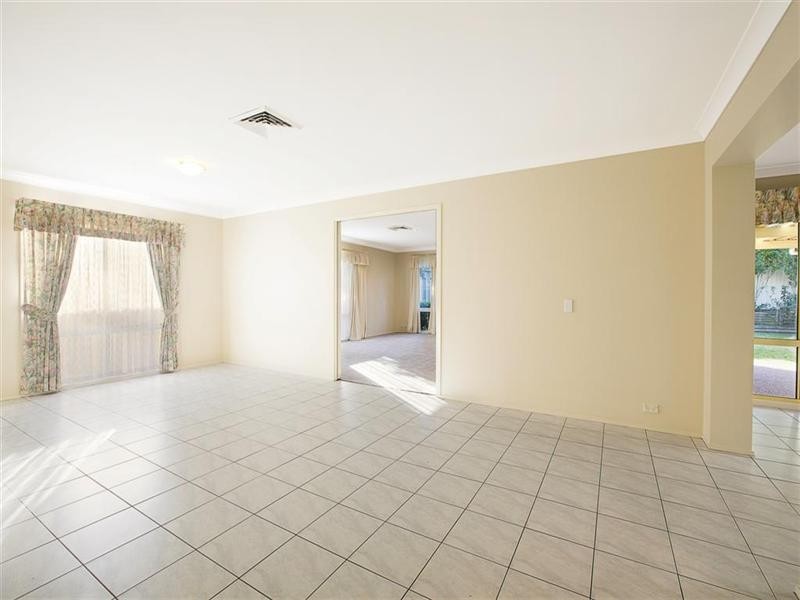 27 Sorenson Crescent, Glenmore Park NSW 2745