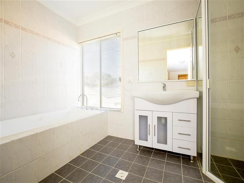 27 Sorenson Crescent, Glenmore Park NSW 2745