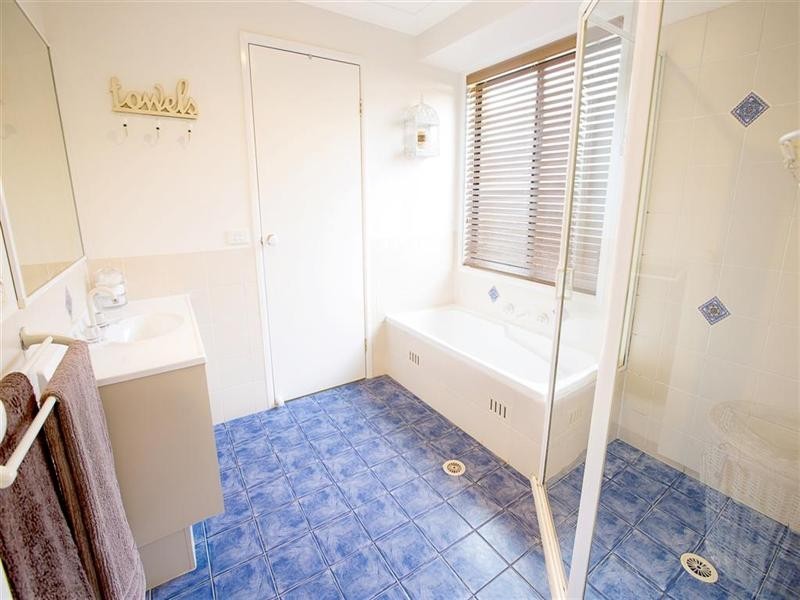 24 Waringa Crescent, Glenmore Park NSW 2745