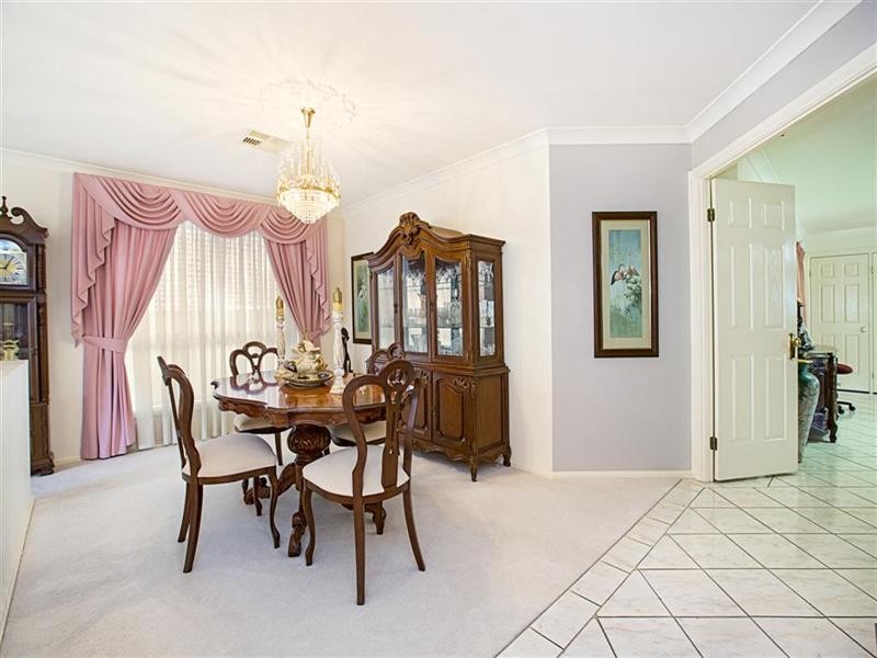 8 Firestone Crescent, Glenmore Park NSW 2745