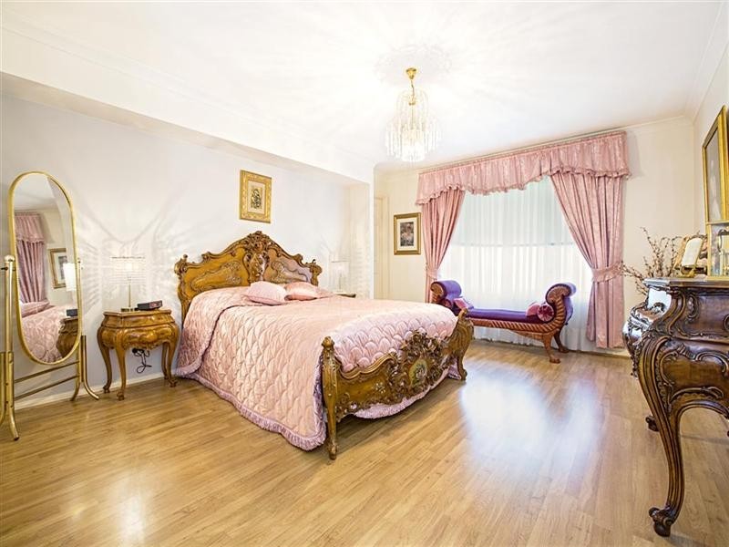 8 Firestone Crescent, Glenmore Park NSW 2745