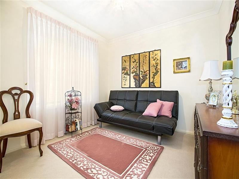 8 Firestone Crescent, Glenmore Park NSW 2745