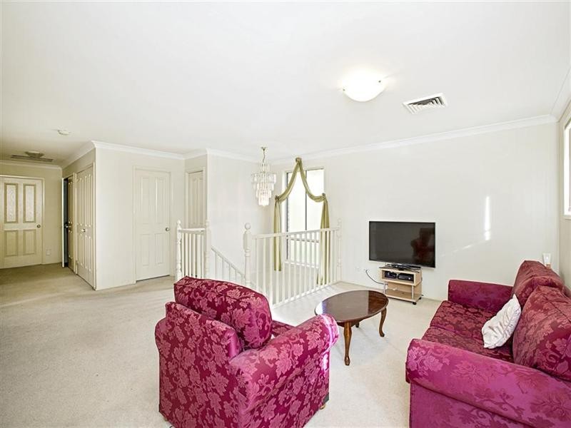 9 Burraga Place, Glenmore Park NSW 2745