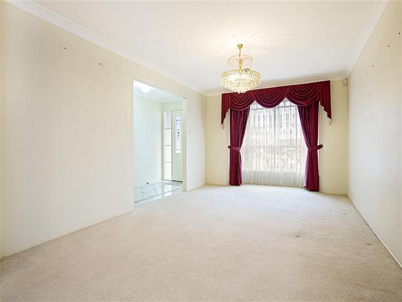 9 Burraga Place, Glenmore Park NSW 2745