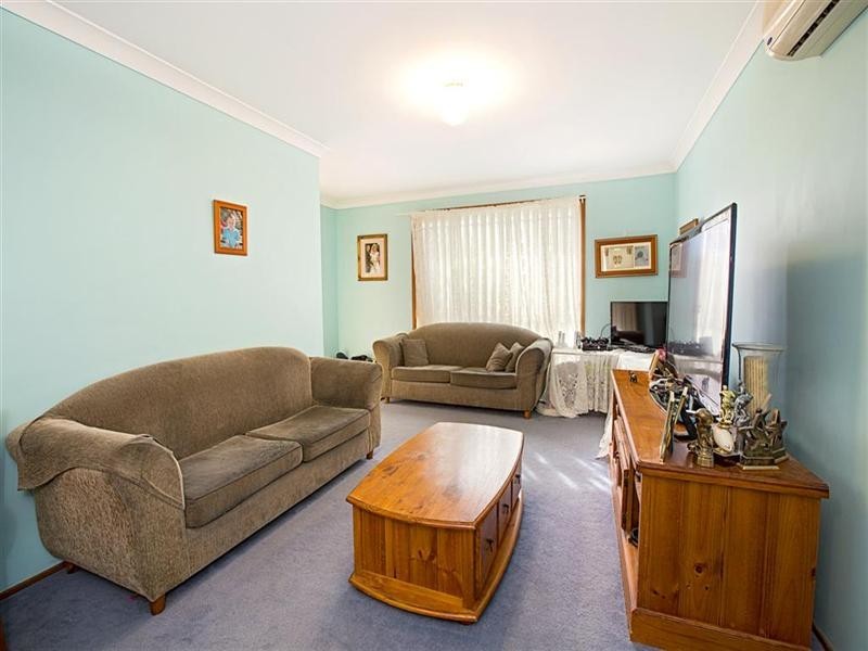 42 Oriole Street, Glenmore Park NSW 2745