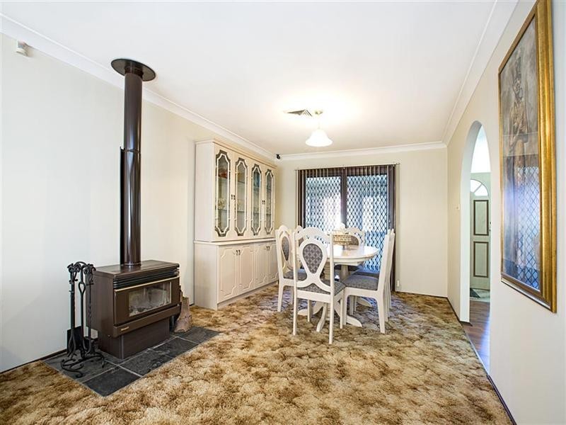 2 Dampier Avenue, Werrington County NSW 2747