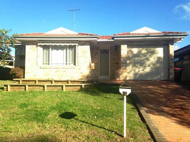 10 Oriole Street, Glenmore Park NSW 2745