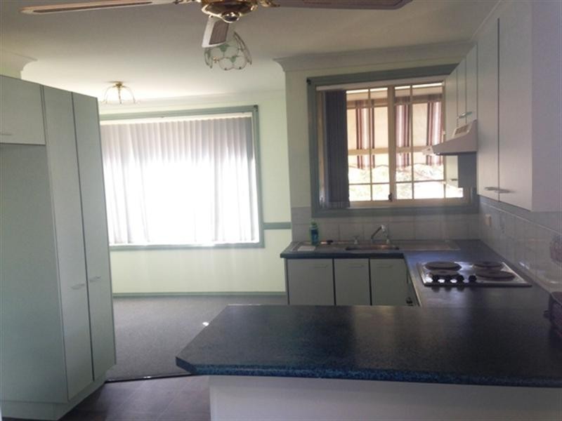 10 Oriole Street, Glenmore Park NSW 2745