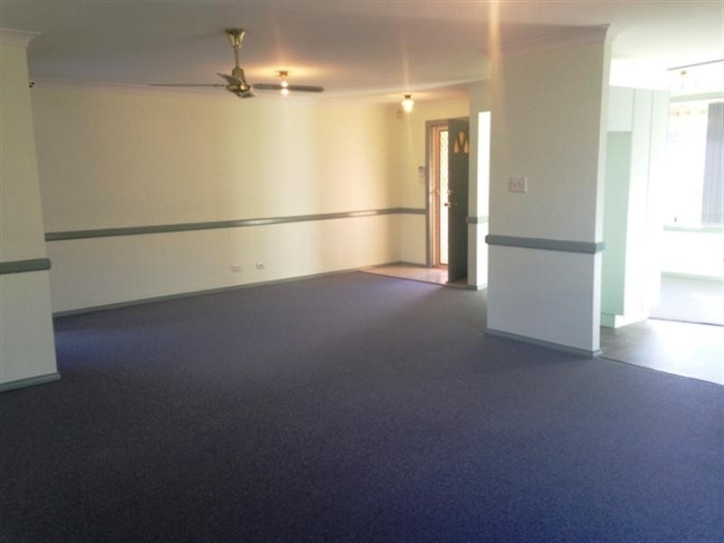 10 Oriole Street, Glenmore Park NSW 2745