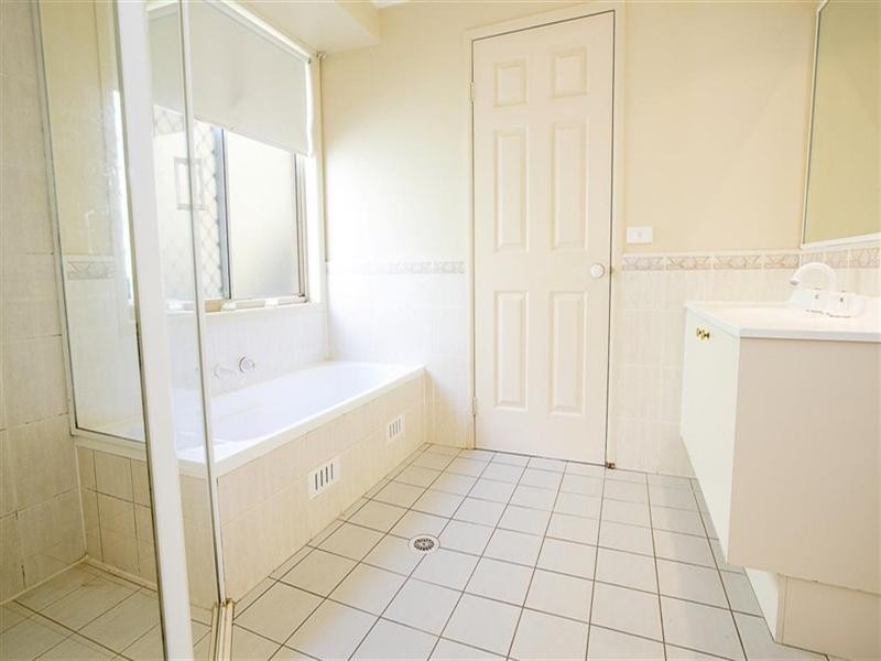 18 Waringa Crescent, Glenmore Park NSW 2745