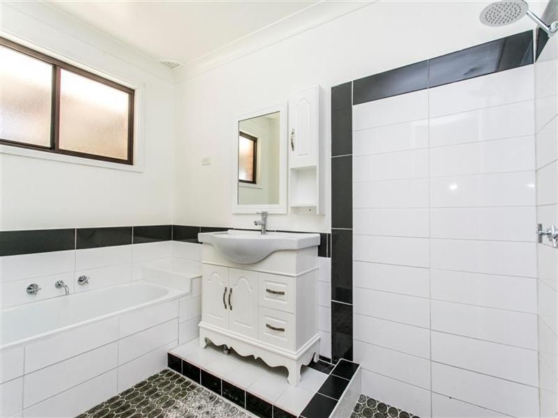 1 Meadowview Way, Werrington Downs NSW 2747