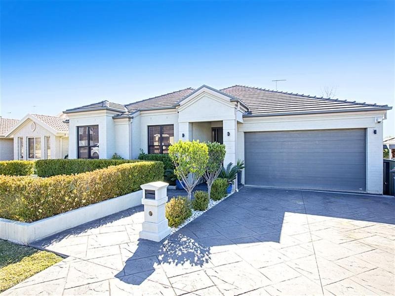22 Burra Close, Glenmore Park NSW 2745