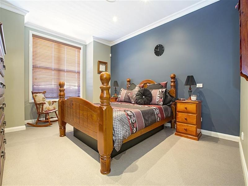 22 Burra Close, Glenmore Park NSW 2745
