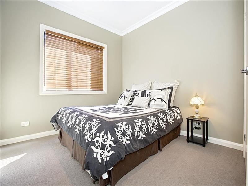 22 Burra Close, Glenmore Park NSW 2745