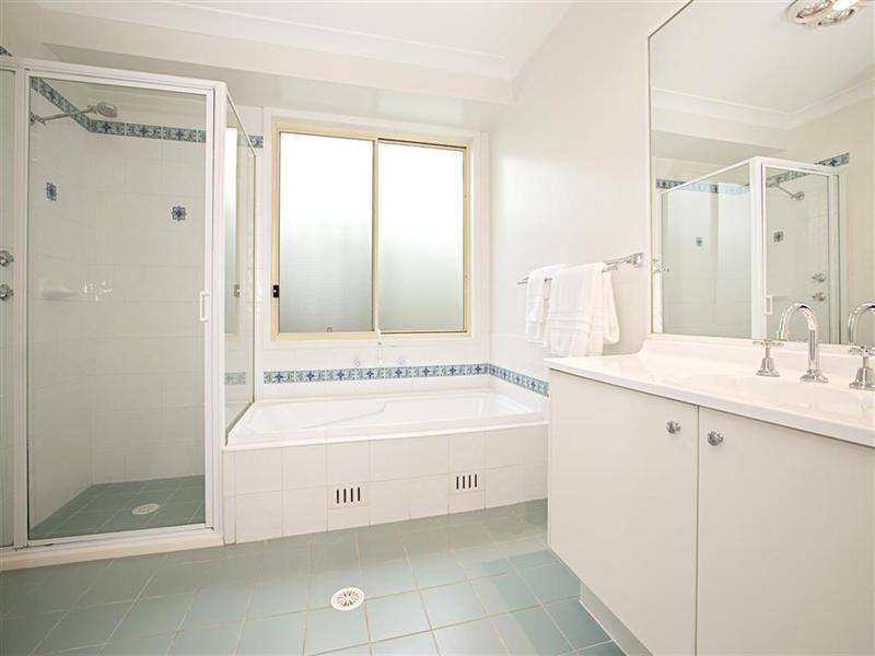 11 Thornbill Crescent, Glenmore Park NSW 2745