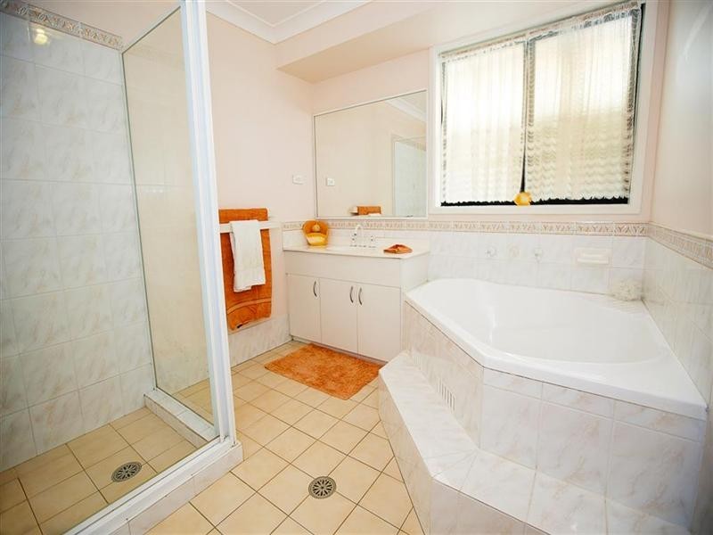 9 Thornbill Crescent, Glenmore Park NSW 2745