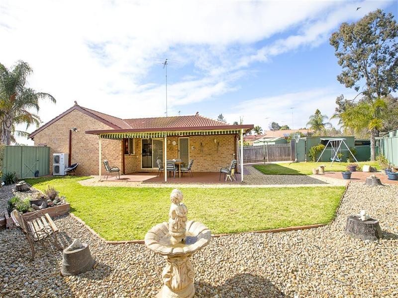 27 Jillak Close, Glenmore Park NSW 2745