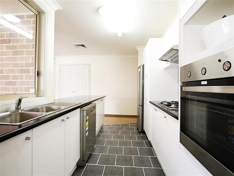 4 Berril Place, Glenmore Park NSW 2745