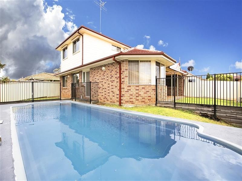 4 Berril Place, Glenmore Park NSW 2745