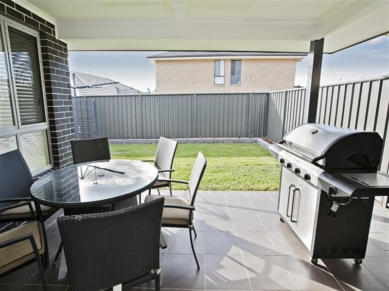 5 Foothills Terrace, Glenmore Park NSW 2745