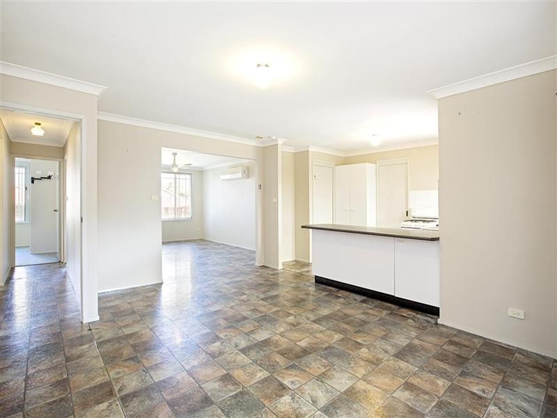 8 William Howell Drive, Glenmore Park NSW 2745