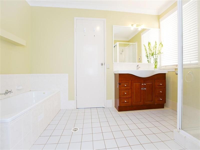 10 Bunya Place, Glenmore Park NSW 2745