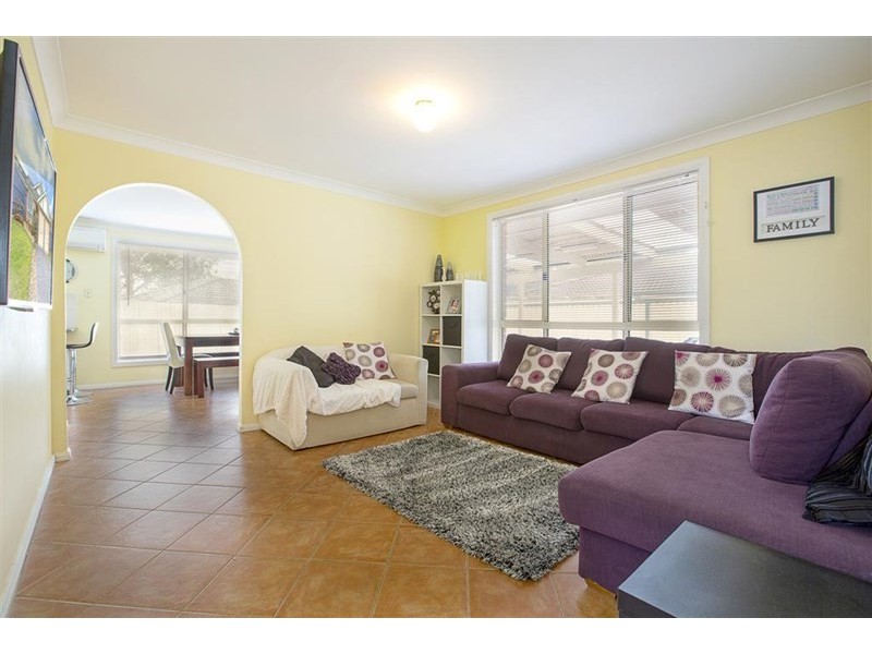 38 Dillwynia Drive, Glenmore Park NSW 2745