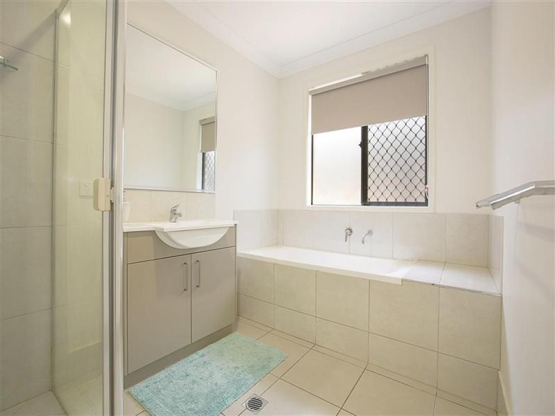 10 Glenmore Ridge Drive, Glenmore Park NSW 2745