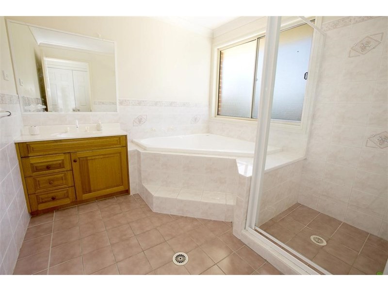 40 Kenneth Slessor Drive, Glenmore Park NSW 2745