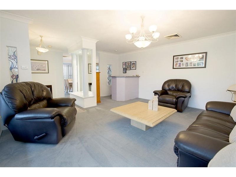 9 Kylie Tennant Close, Glenmore Park NSW 2745