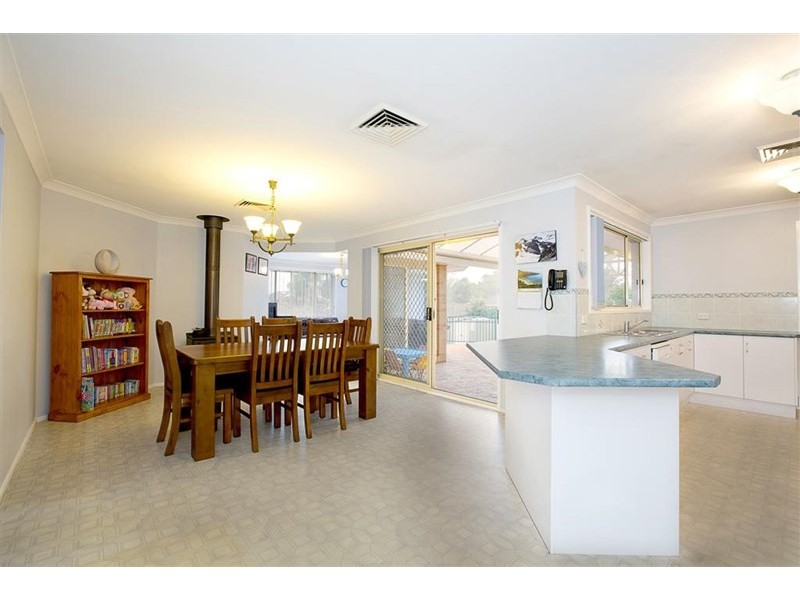 9 Kylie Tennant Close, Glenmore Park NSW 2745