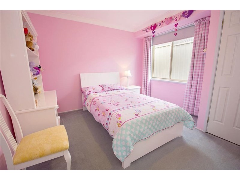 9 Kylie Tennant Close, Glenmore Park NSW 2745