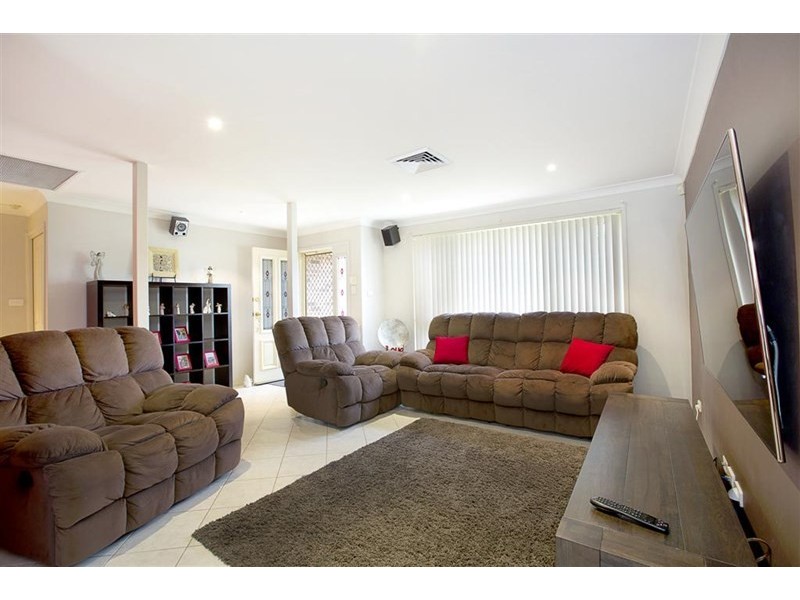 25 Sorenson Crescent, Glenmore Park NSW 2745