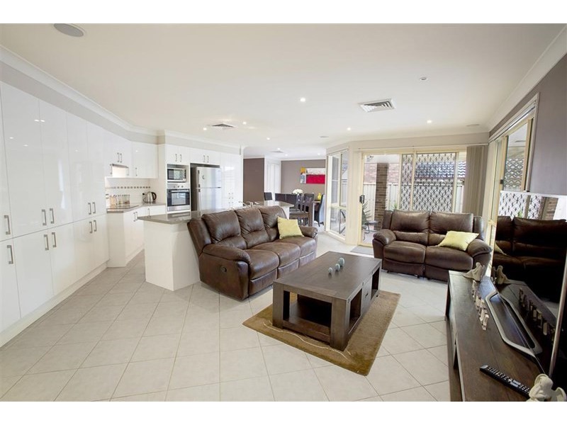 25 Sorenson Crescent, Glenmore Park NSW 2745