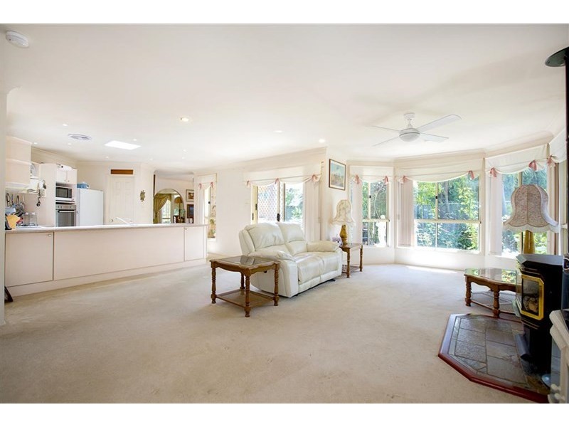 33 Sunningdale Drive, Glenmore Park NSW 2745