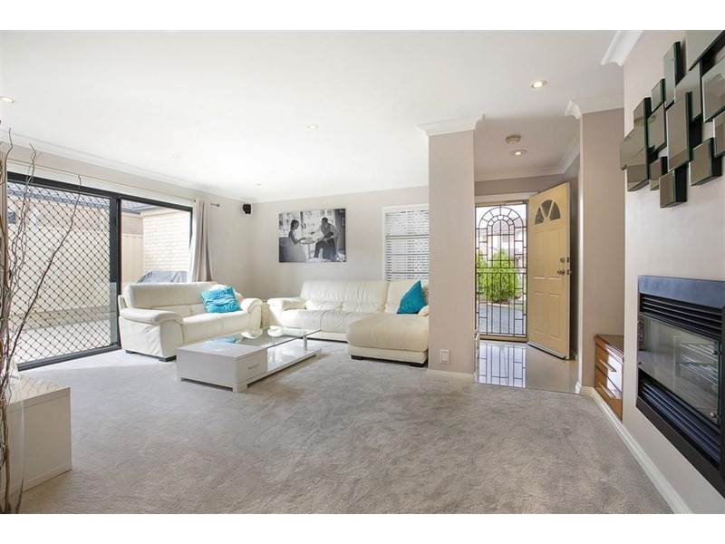 9 Dara Crescent, Glenmore Park NSW 2745