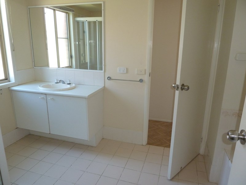 25 Pardalote Place, Glenmore Park NSW 2745