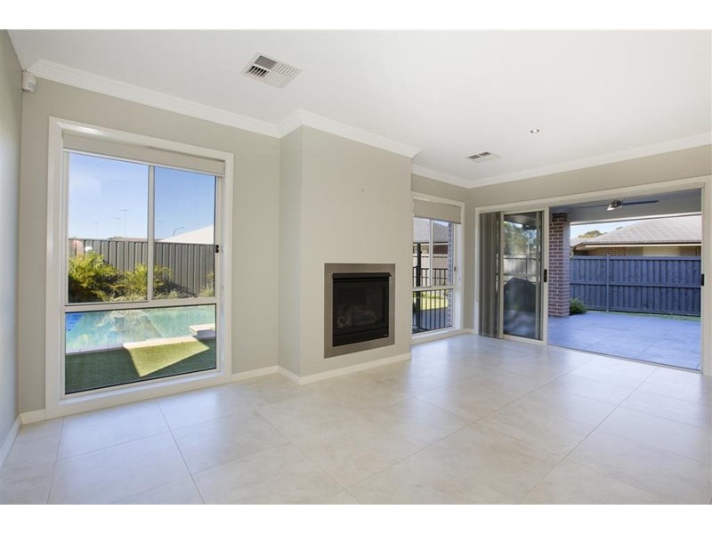 22 Foothills Terrace, Glenmore Park NSW 2745