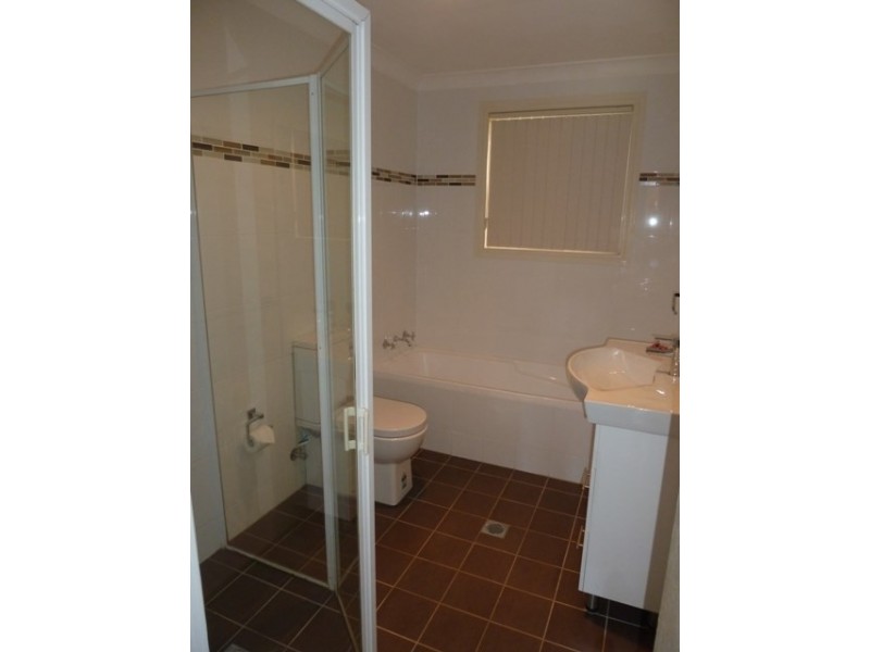 1 Scrubwren Close, Glenmore Park NSW 2745