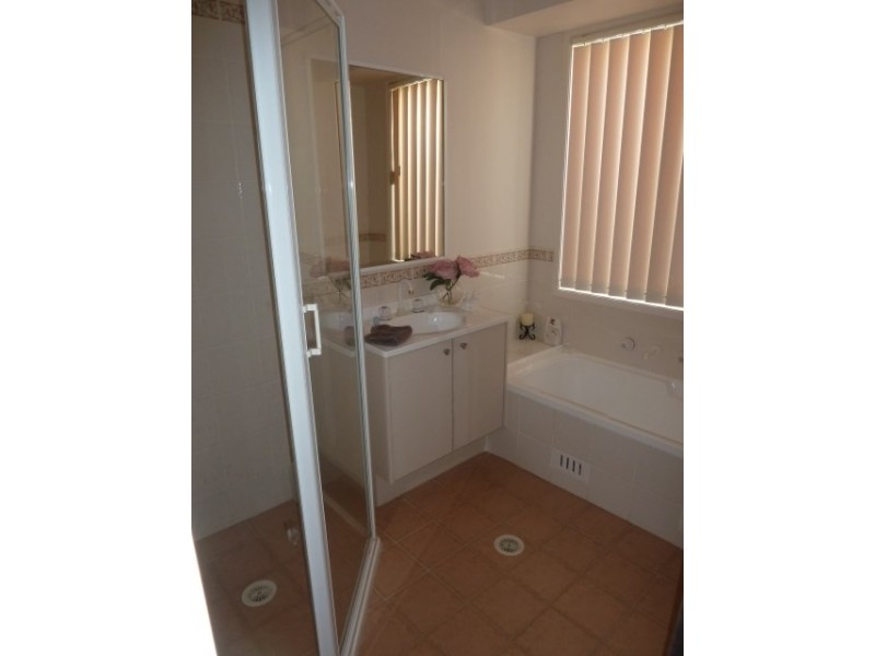 25 Dara Crescent, Glenmore Park NSW 2745