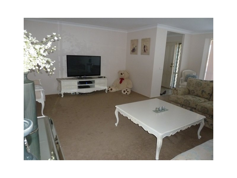 25 Dara Crescent, Glenmore Park NSW 2745