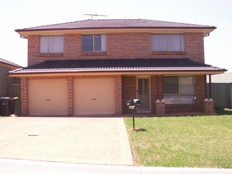 12 Gili Place, Glenmore Park NSW 2745